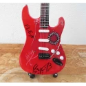 miniatuur gitaar Fender Stratocaster Red Hot Chili Peppers gesigneerd Tribute