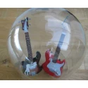 Glazen stolp voor onder andere miniatuur gitaren