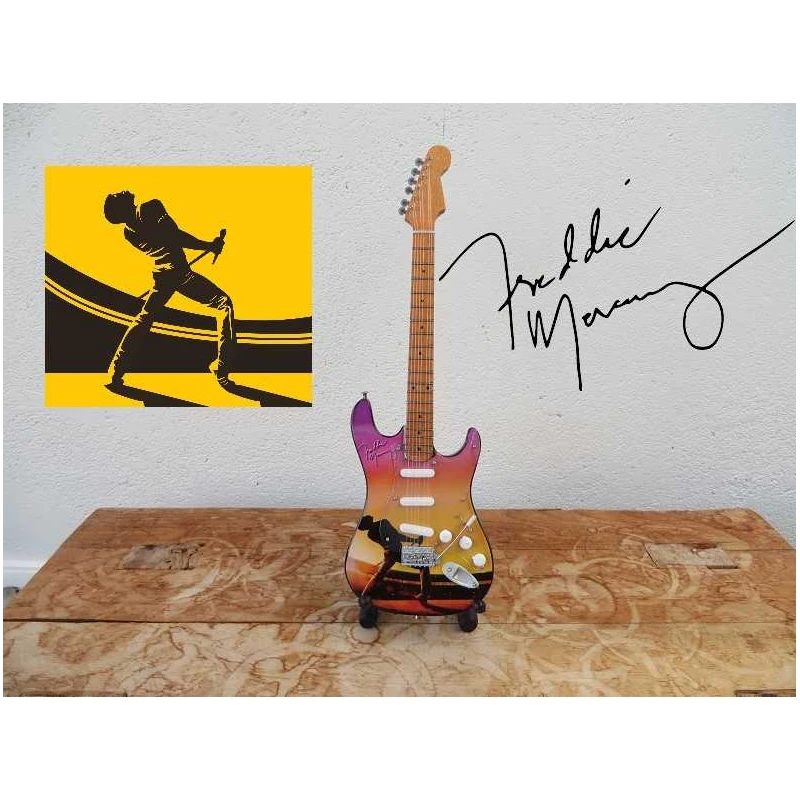 Miniatuur gitaar Fender Stratocaster QUEEN - Freddie Mercury Tribute - signed -
