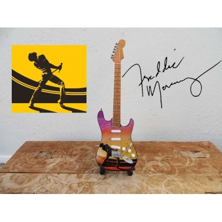 Miniatuur gitaar Fender Stratocaster QUEEN - Freddie Mercury Tribute - signed -